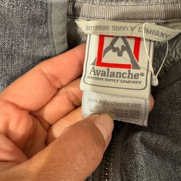 Women’s Avalanche Faux Fur lined jacket with hood. Size large L coat skiing D - Picture 8 of 8